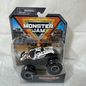 Monster Jam - Monster Mutt Dalmation - Series 35 - NEW - Picture 1 of 2