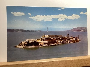 Alcatraz Island & Federal Prison: San Francisco, CA - Vintage Postcard - Picture 1 of 3