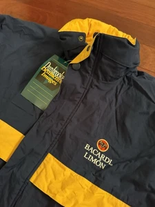 Giacca uomo Bacardi Limon Rum Promo full zip taglia large pile blu nuova con etichetta - Foto 1 di 6