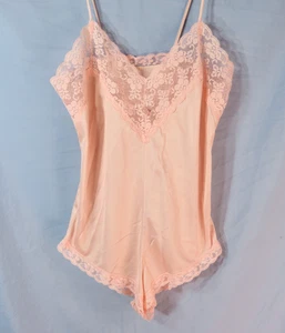 Body vintage rosa nylon setoso Teddy Lingerie pezzo unico BUSTO PIZZO fondo a scatto S - Foto 1 di 9