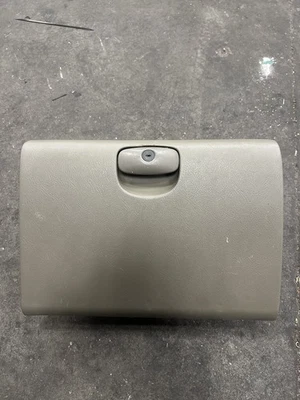 Hyundai Santa FE Glove Box Compartment Storage 2001 2002 2003 2004 2005 2006 - Image 1 of 3
