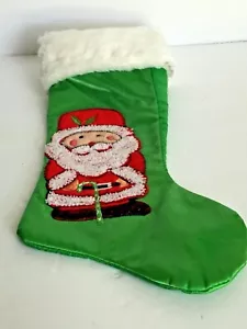 Weihnachtsstrumpf mehrfarbig Santa aufgenäht auf grünem Satinstoff 12 x 7,5" - Bild 1 von 12