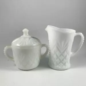 Vintage ANKER HOCKING "VORGESCHNITTENE ANANAS" WEISSES MILCHGLAS ZUCKER mit DECKEL & SAHNEKÄNNCHEN - Bild 1 von 7