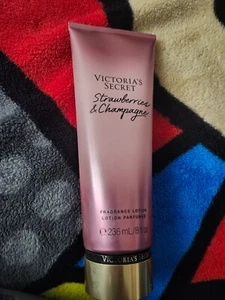 Victorias Secret Lotion Strawberries & Champagne - Picture 1 of 1