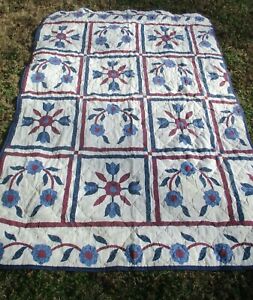 Twin Size Floral Polyester Quilt