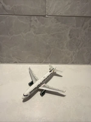 BROKEN Frontier Airlines Airbus A319 1:400 Gemini Jet Diecast - Image 1 of 4