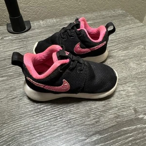 Nike Roshe One Toddler Size 5C Black Pink Athletic Walking Shoes Sneakers - Picture 1 of 10