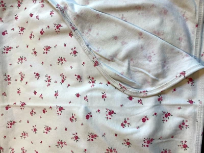 J5!¡GUAU! Manta de cuna de bebé tejida jersey blanco flores florales rosas rosa Carter's Foto 1 de 4