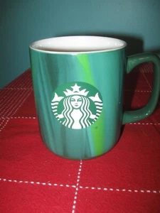 Taza de café Starbucks 2022 verde remolino mármol esmeralda Starbuck coleccionistas usada en excelente estado - Imagen 1 de 5