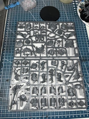 GAMES WORKSHOP Dominator Engine - Helsmiths Of Hashut/Chaos Dwarfs - Age of Sigmar - New on Spr