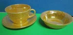 VINTAGE FIRE KING PEACH LUSTER LUSTERWARE CUP AND SAUCER FRUIT NAPPY LAUREL LEAF - Picture 1 of 9