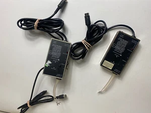 Lotto 2 paia TEXAS Instruments TI 99 RF modulatore video UM1381 TI-99 COSÌ COM'È NON TESTATO - Foto 1 di 12