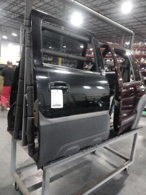 Chevrolet Avalanche 1500 2003-2006 puerta trasera derecha negra, usada, 253 k millas Foto 1 de 4