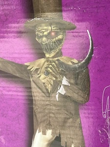 6.5 FT ANIMATED SOUL SLASHER LED EYES HALLOWEEN DECORATIONS IN HAND - Picture 1 of 8