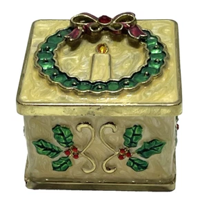 Bombay Co Weihnachtskranz Teelicht Metall Emaille Box Deckel Schmuck Urlaub 2"x2" - Bild 1 von 10
