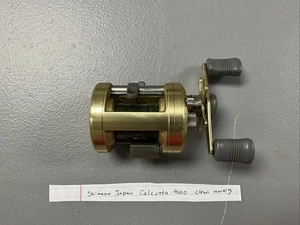Carrete de baitcasting Shimano Calcutta 400 en excelente estado - Imagen 1 de 2