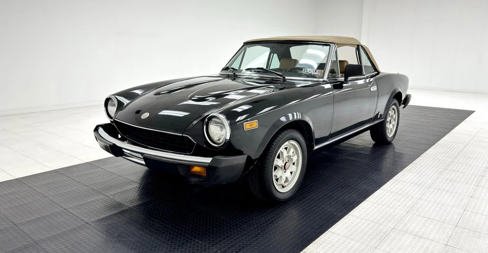 Fiat Spyder 2000 1982 convertible Foto 1 de 4