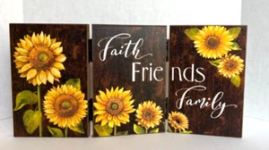 "Letrero de escritorio estilo acordeón 3 pliegues Ganz Wood girasoles ""Familia de amigos de la fe" - Imagen 1 de 3
