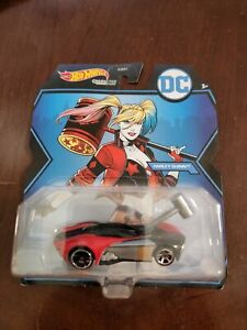 Carrinho Hot Wheels Character Cars Harley Quinn Alerquina DC GYB75