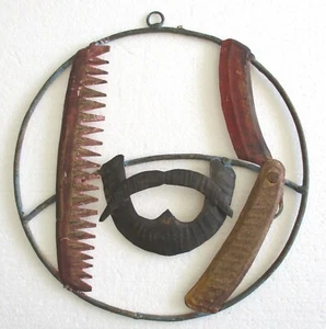 BARBERS TRADE SIGN , COMB AND RAZOR FRAMED . STORE DISPLAY ADVERTISEMENT  . - Picture 1 of 5