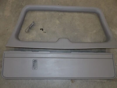 Верхняя нижняя отделка салона подъемной двери 00-2006 Chevy Tahoe Suburban 922 код олово - Изображение 1 из 4