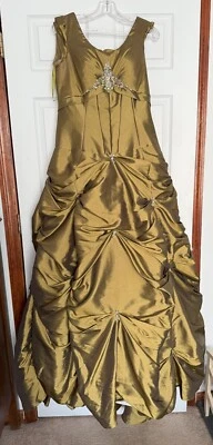 Night Moves Dark Green Ball Gown/Prom Dress Size 14 - Image 1 of 4