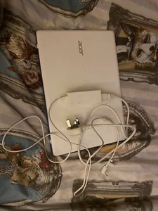 Acer Aspire E14 Laptop - Picture 1 of 4