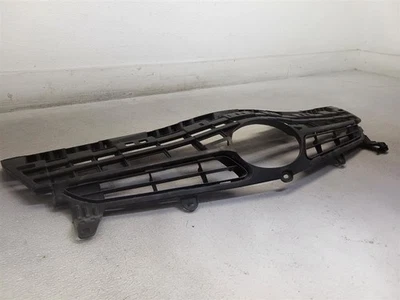 2012-2015 丰田普锐斯前格栅烧烤架 53111-47040 * 小裂纹* — 第 1/4 张图片
