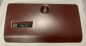 1967 - 1968 Oldsmobile Ninety Eight 98 Glove Box Lid Burgundy - Bild 1 von 9