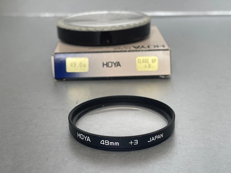Hoya 49mm +3 Close-up  Filter, and Keeper - Image 1 of 1