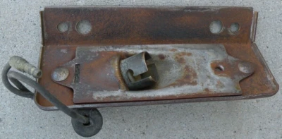 LINCOLN CONTINENTAL LICENSE PLATE HOUSING LIGHT LAMP COVER LENS 1966-1969 OEM - Image 1 of 4