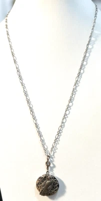 Collar de cadena clip medallón redondo Art Nouveau tono plata pájaro pavo real Foto 1 de 4