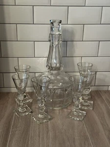FINE GUNDERSON DECANTER CRISTALLO TAGLIO A PUNTA CON TAPPO E 6 CORDIALI - Foto 1 di 24