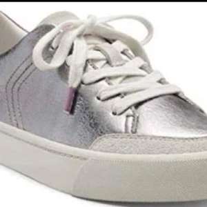 Women’s Louise EtCie Silver, White and Pink Casual Tie-Up Shoes. Size 5 1/2. - Picture 1 of 10