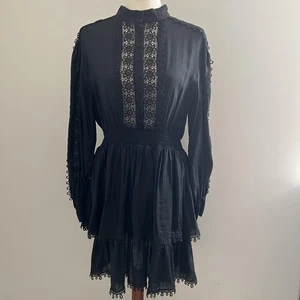 INA Kleid Medium schwarz Spitze Häkel hochgeschlossen Langarm Stufen Mini Whimsigoth - Bild 1 von 10