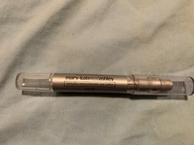 Mary-Kate y Ashley Ojos Metálicos Cromo Color de Ojos - Excelente 70588 - Nuevo Sellado Foto 1 de 3
