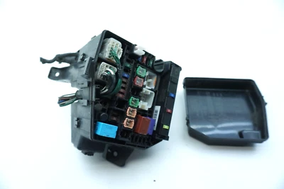 2007-2012 TOYOTA YARIS SEDAN FRONT ENGINE COMPARTMENT FUSE RELAY BOX BLOCK OEM - Image 1 of 4