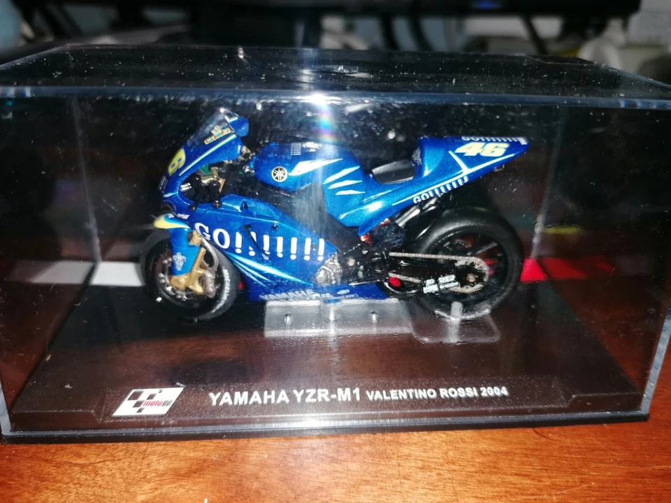 Publishing 1/24 Yamaha YZR- M1 #46 Valentino Rossi 2004 - Immagine 1 di 1