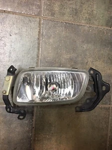 2003-2006 Mitsubishi Pajero Driver Side Front Fog Light 0219031 OEM (Box E) - Picture 1 of 3