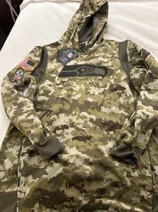 NUOVA FELPA CON CAPPUCCIO GRANDE NIKE SEATTLE SEAHAWKS SALUTE TO SERVICE MIMETICA TEAM - Foto 1 di 6