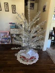 Aluminium Weihnachtsbaum 6 Fuß 53 Äste Gliedmaßen MCM T-8526-57 50er 60er Weihnachten - Bild 1 von 14