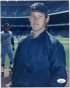 Jim Kaat Minnesota Twins - Autographed 8 x 10 Photo - JSA Certified - Picture 1 of 2