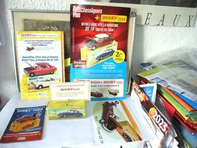 Dinky   Toys    Atlas  - Citroën    DS   19   (Ref    530)      SORTIE   EN 2014 - Photo 1/4