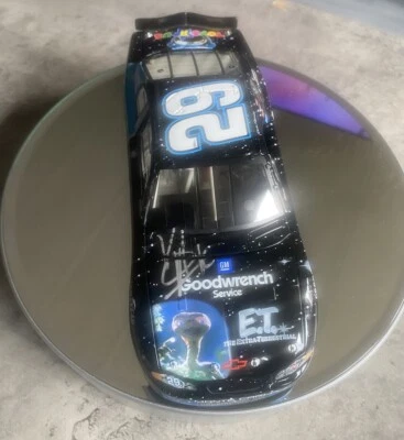 🔥Autographed Kevin Harvick #29 GM Goodwrench E.T. 2002 Chevy 1:24 Diecast🔥 - Image 1 of 4