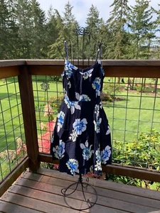Old Navy Women's size Medium Navy Blue Floral Spaghetti Strap Mini Dress - Picture 1 of 12