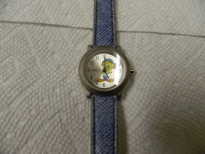 RELOJ TWEETY BIRD ARMITRON Licencia Denim Correa Azul Warner Bros Damas  Foto 1 de 4