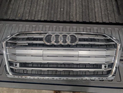 Parrilla delantera OEM AUDI A5 B9 2017-2019 Foto 1 de 4