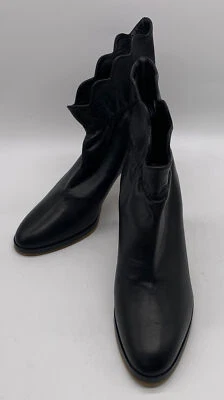 Botas rojas Valentino para mujer de cuero negro con volantes talla 40 EE. UU. 10 Foto 1 de 4