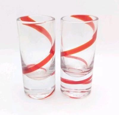 Juego de dos vasos de chupito vintage retirados Pier One rojo remolino remolino a juego Foto 1 de 4