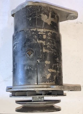 Generador Lucas C40 22700. Código de fecha 41/69. MGA, Triumph TR2 TR3 TR4, etc. -S4G Foto 1 de 4